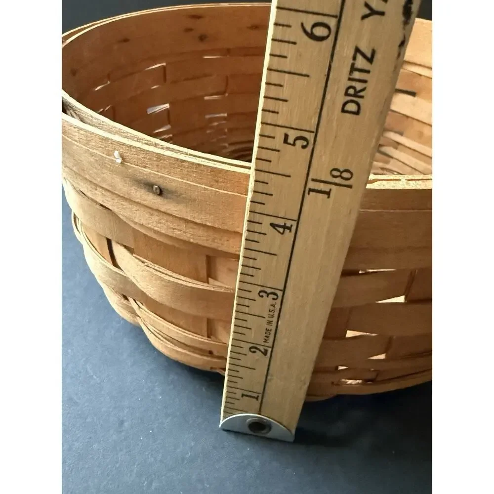 Longaberger Darning Basket, Round, Leather Handles, 9.5” Diameter. 4” Deep